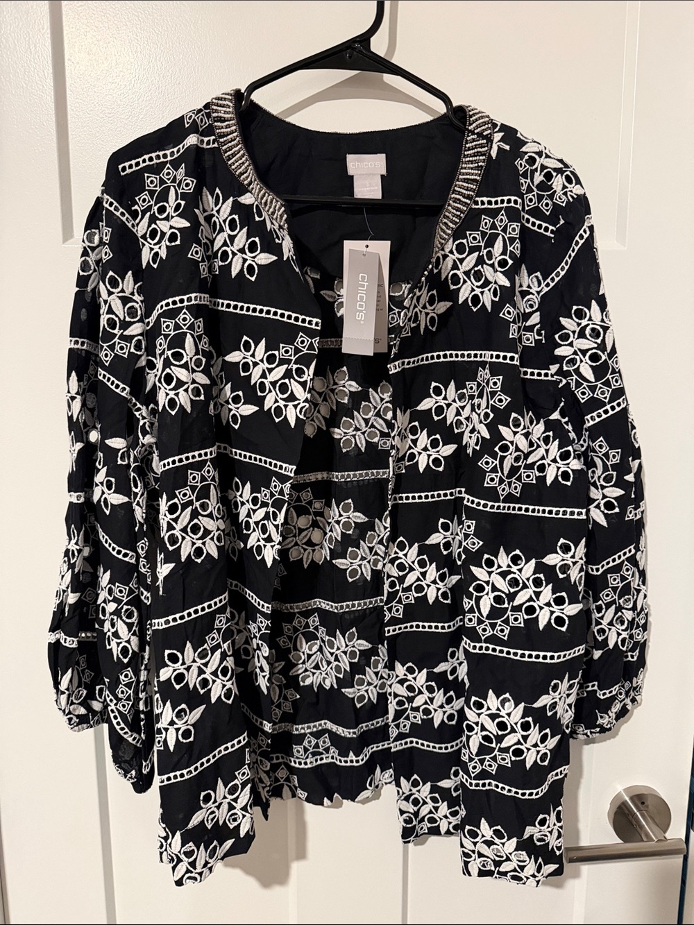 NWT Chicos Black & White Embroidered Open Jacket